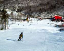 The resort also features about 20 ski trails, out The resort also features about 20 ski trails, out of which 15 could be used in the nighttime. It provides a lot of fun and amazing experience when th